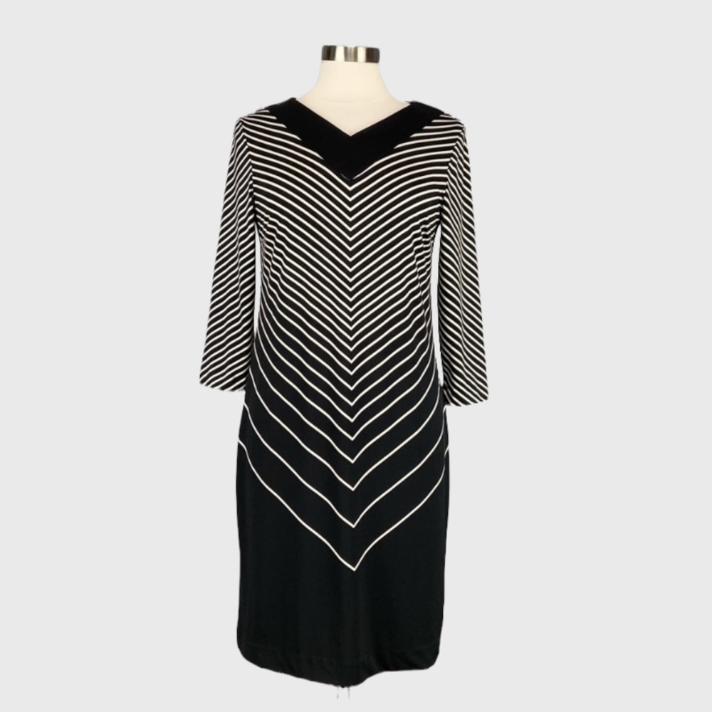 Chicos Womens Black Tan Chevron Stripe Jersey Knit Dress V Neck size Small